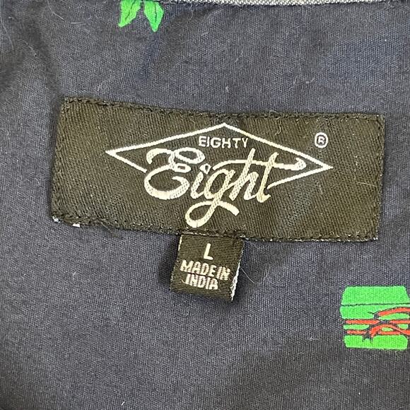 Eighty-Eight Brand Santa Skulls and Wreaths Christmas Print Shirt Size L - Picture 3 of 4